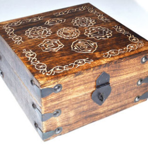 7 1/2"x7 1/2" 7 Chakra box