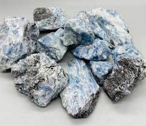 ~3# Flat of Kyanite, Pariba a quality