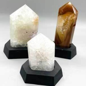 .4-.6# Agate polished on wood base