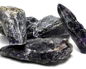 1 lb Avethyst grade aa untumbled