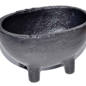 2 1/2" Oval cast iron cauldron