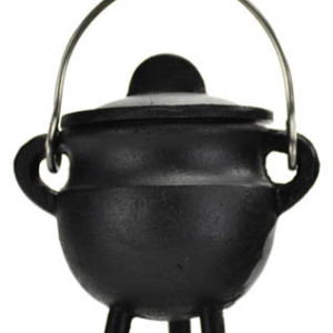 Plain cast iron cauldron  w/ lid 2 3/4"