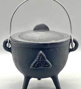 4.5" Triquetra cast iron cauldron w/ lid